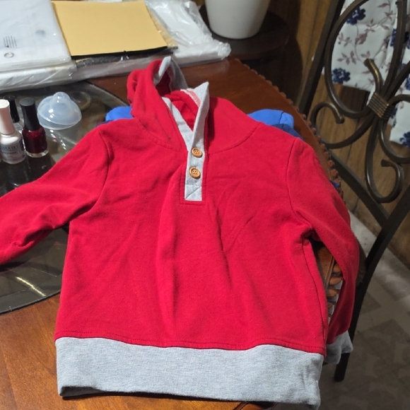 4 Items - Picture 3 of 6